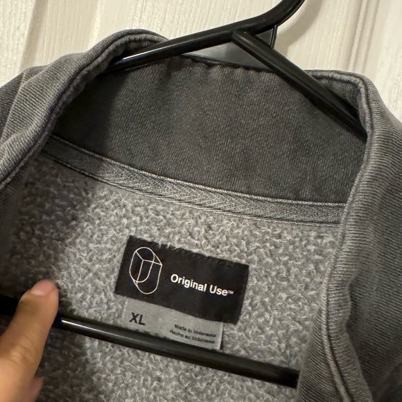 Sweatshirt - Picture 3 of 5